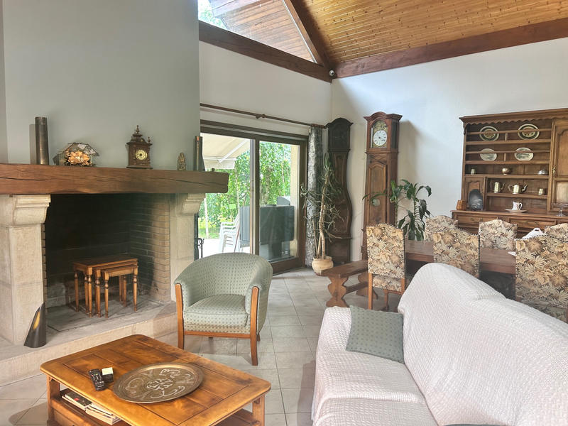 Villa - 197 m² - 9 pièces