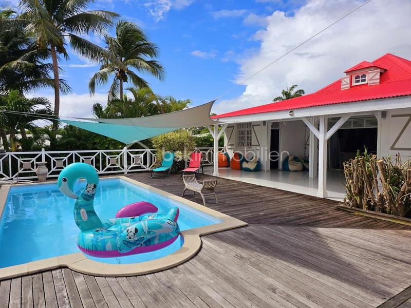 Propriété - 211 m² - 7 pièces