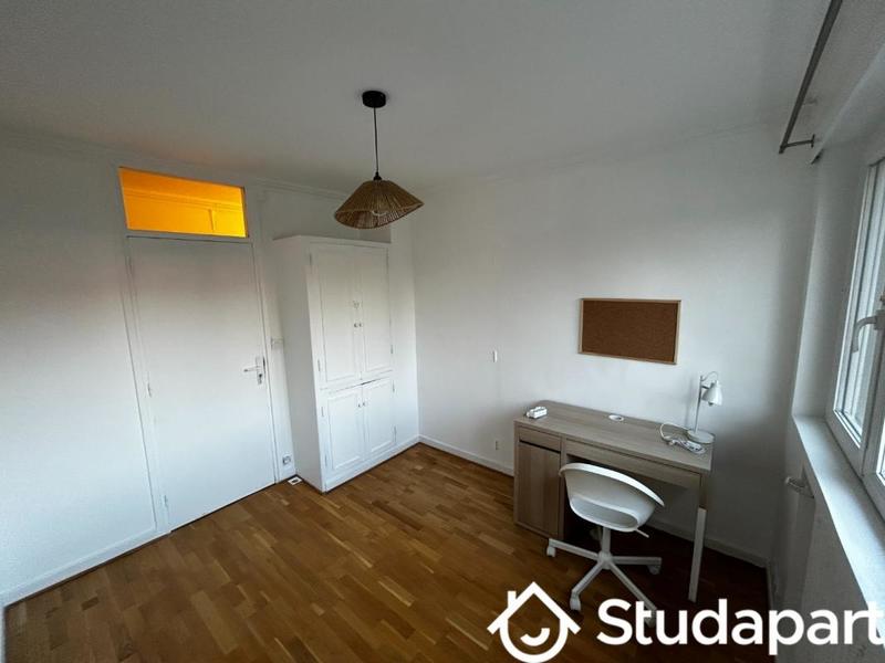 Chambre - 10 m² - 1 pièce