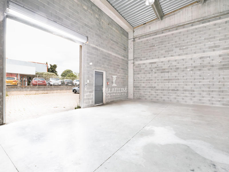 Local commercial - 112 m² - 2 pièces