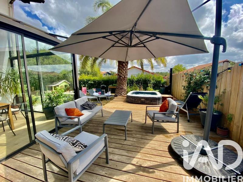 Maison - 200 m² - 7 pièces