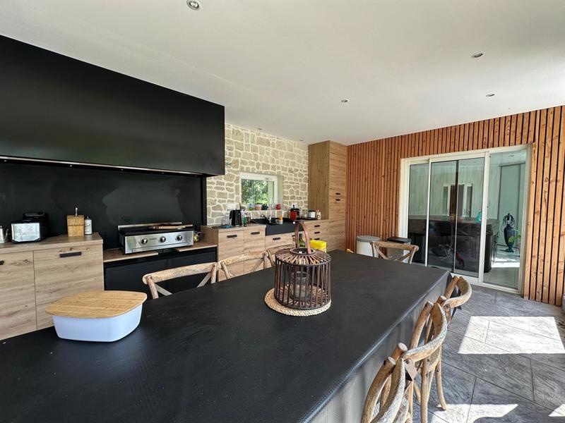 Maison - 307 m² - 8 pièces