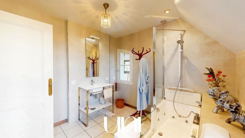 Maison - 190 m² - 7 pièces