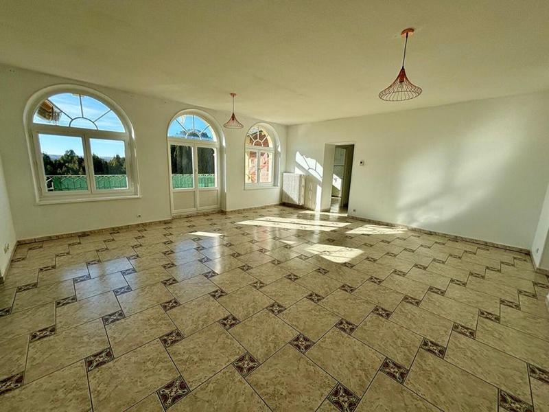 Immeuble - 700 m² - 32 pièces