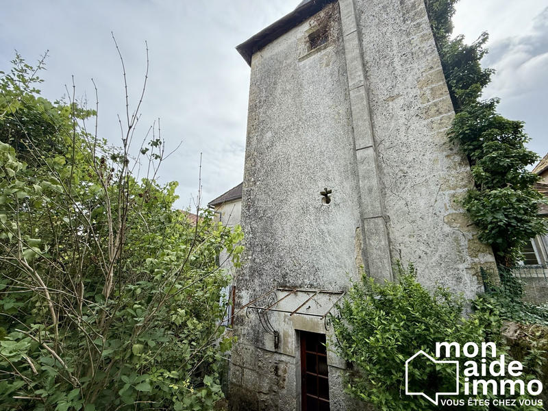 Maison - 300 m² - 12 pièces