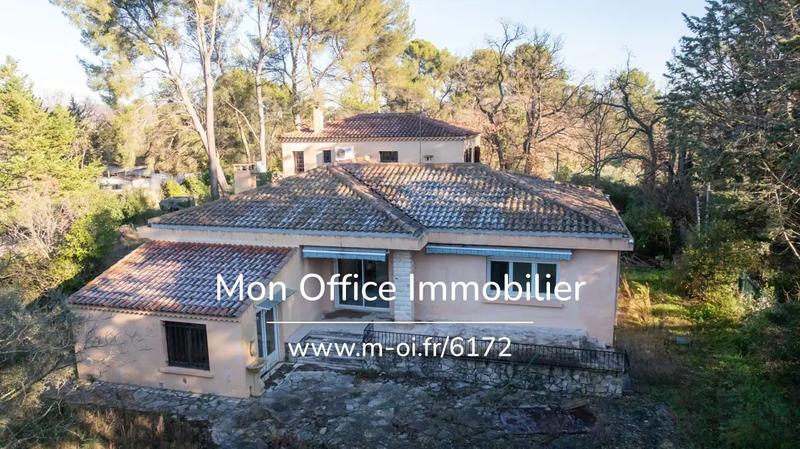 Maison - 262 m² - 7 pièces