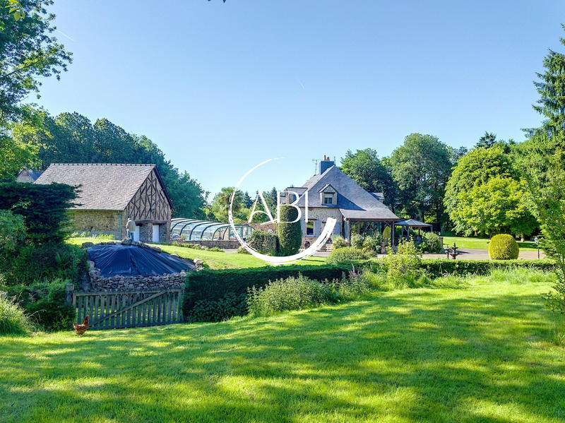 Maison ancienne - 250 m² - 7 pièces