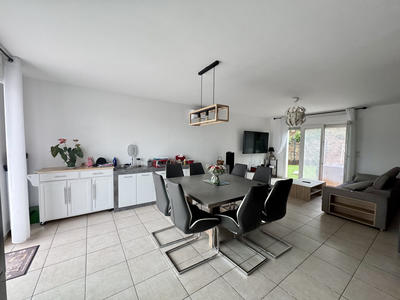 Maison - 92 m² - 4 pièces