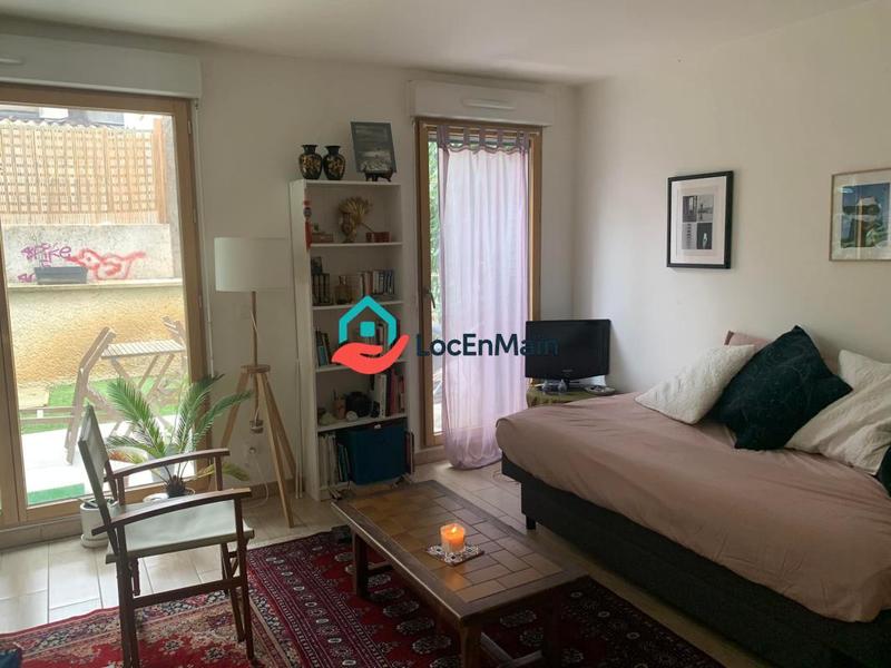 Studio - 30 m² - 1 pièce