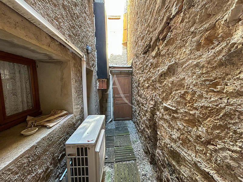 Maison - 102 m² - 4 pièces