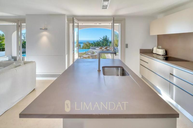 Villa - 320 m² - 6 pièces