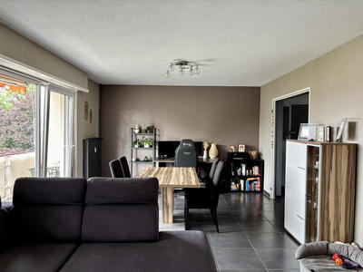 Appartement - 96 m² - 5 pièces