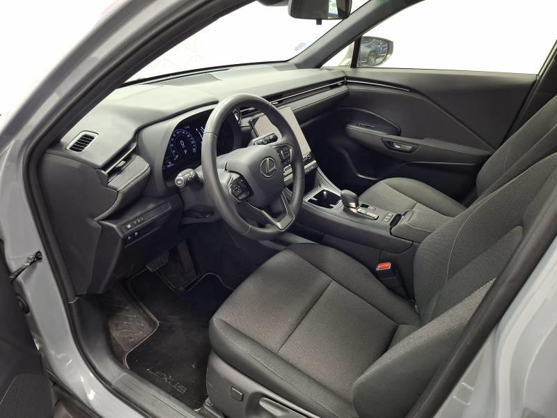 Lexus Lbx 2wd Business