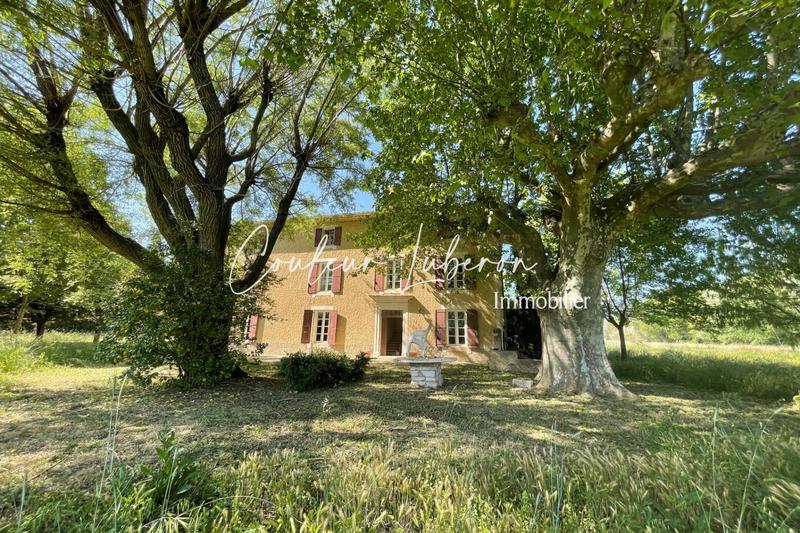 Propriété - 600 m² - 14 pièces