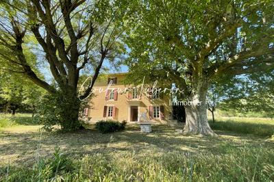 Propriété - 600 m² - 14 pièces