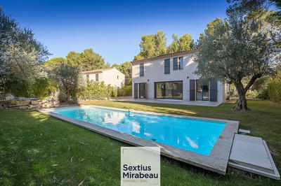 Demeure - 175 m² - 6 pièces