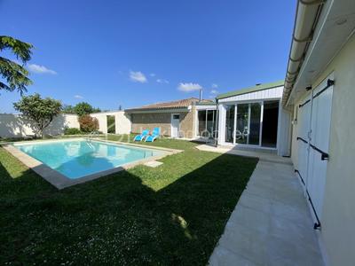 Villa - 205 m² - 6 pièces