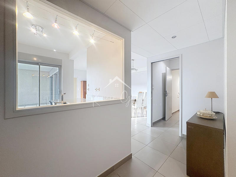 Appartement - 82 m² - 3 pièces