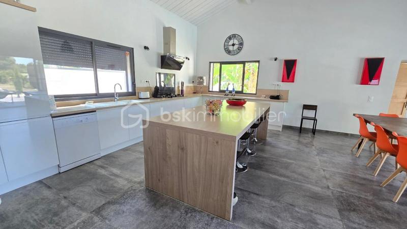 Maison - 194 m² - 7 pièces