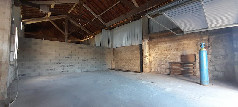 Parking / Garage - 112 m²