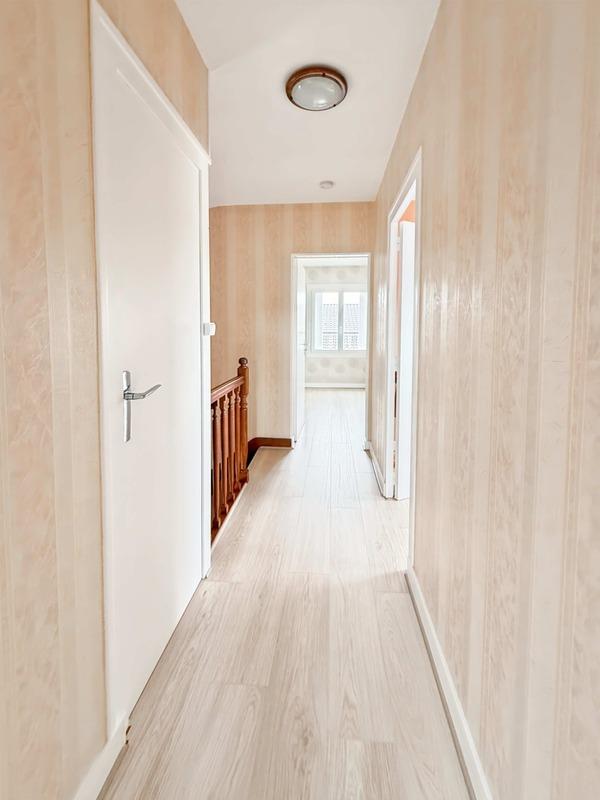 Maison - 98 m² - 5 pièces