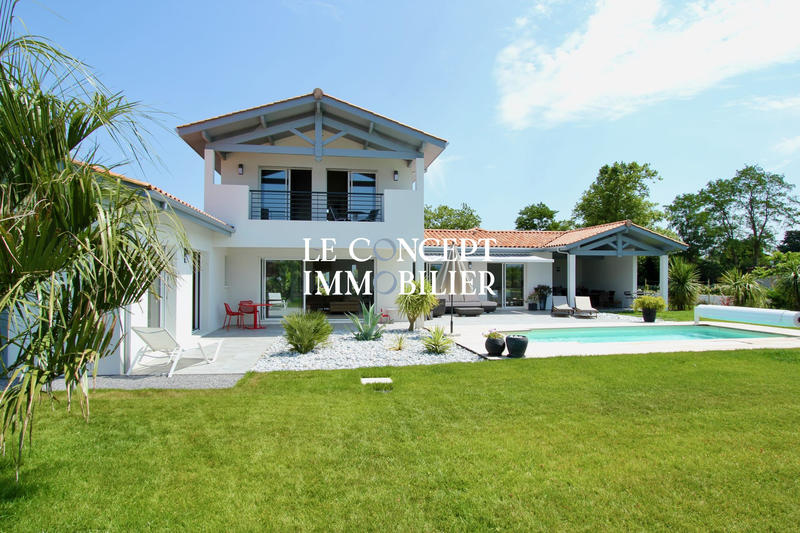 Maison contemporaine - 220 m² - 6 pièces