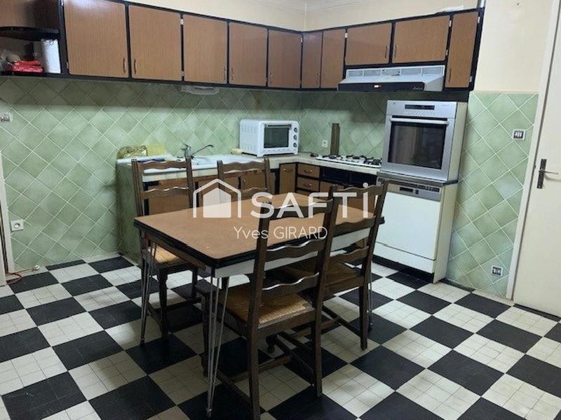 Maison de village - 222 m² - 8 pièces