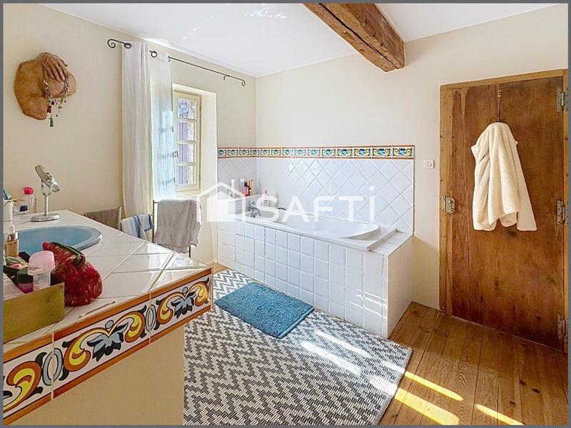 Maison - 140 m² - 5 pièces