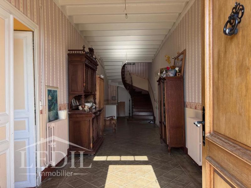 Maison de maîtres - 330 m² - 6 pièces