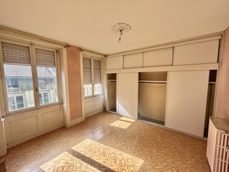 Appartement - 100 m² - 5 pièces