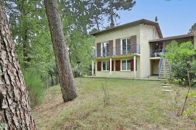 Maison - 209 m² - 8 pièces