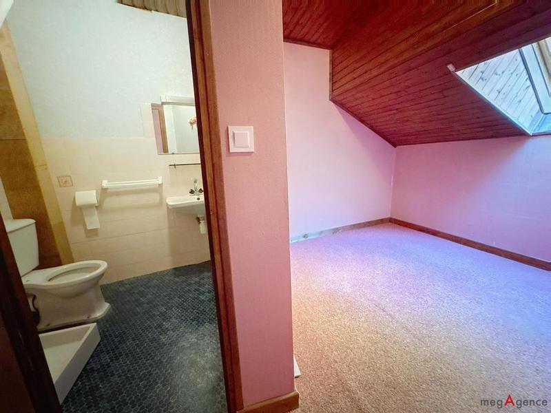 Maison traditionnelle - 195 m² - 7 pièces