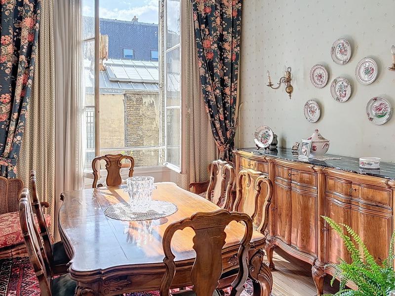 Appartement bourgeois - 173 m² - 7 pièces