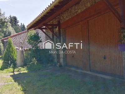 Maison - 230 m² - 11 pièces