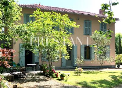 Maison - 380 m² - 12 pièces