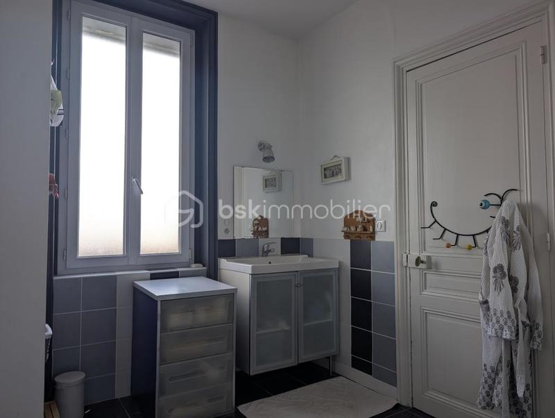 Demeure - 233 m² - 10 pièces