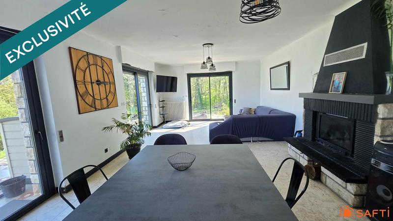 Maison - 225 m² - 8 pièces