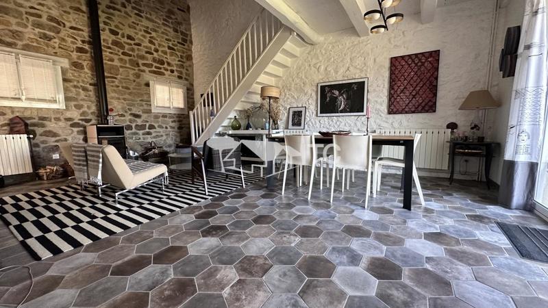 Propriété - 122 m² - 4 pièces