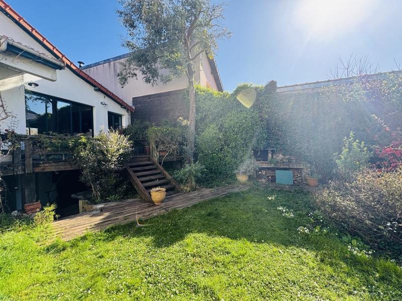 Maison - 200 m² - 6 pièces