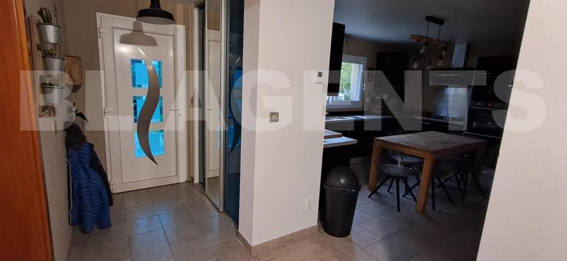 Maison - 239 m² - 10 pièces