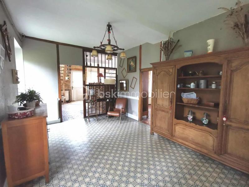 Maison - 212 m² - 7 pièces