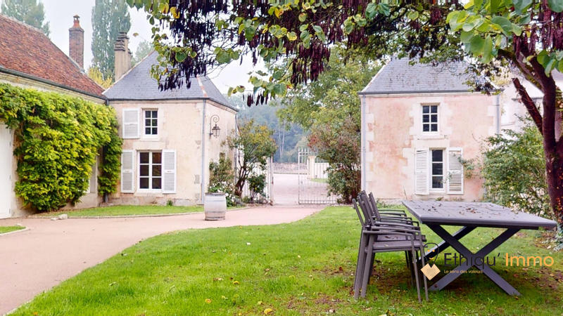 Manoir - 347 m² - 6 pièces