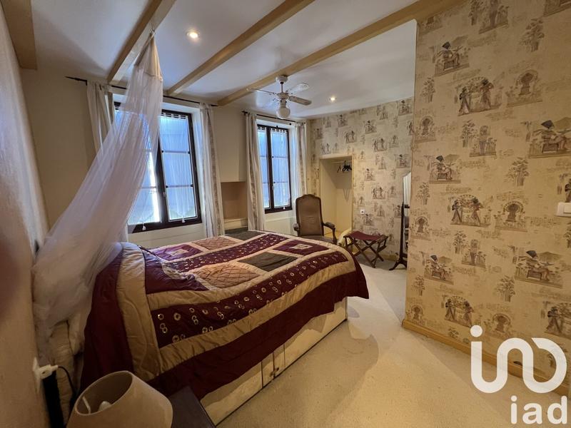 Maison - 237 m² - 11 pièces