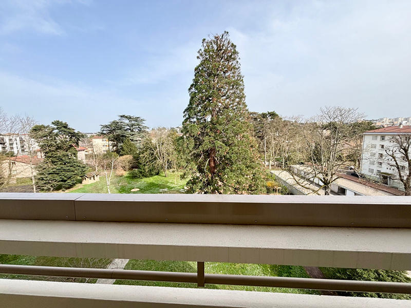 Appartement - 125 m² - 5 pièces