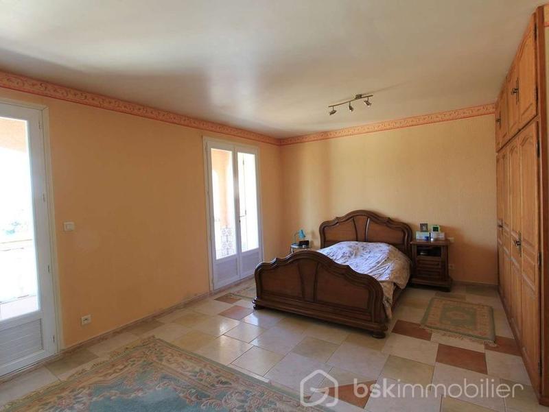 Propriété - 368 m² - 14 pièces