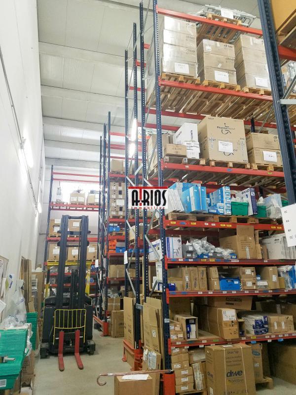 Entrepôt - 1 400 m²