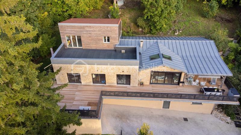 Demeure - 310 m² - 8 pièces