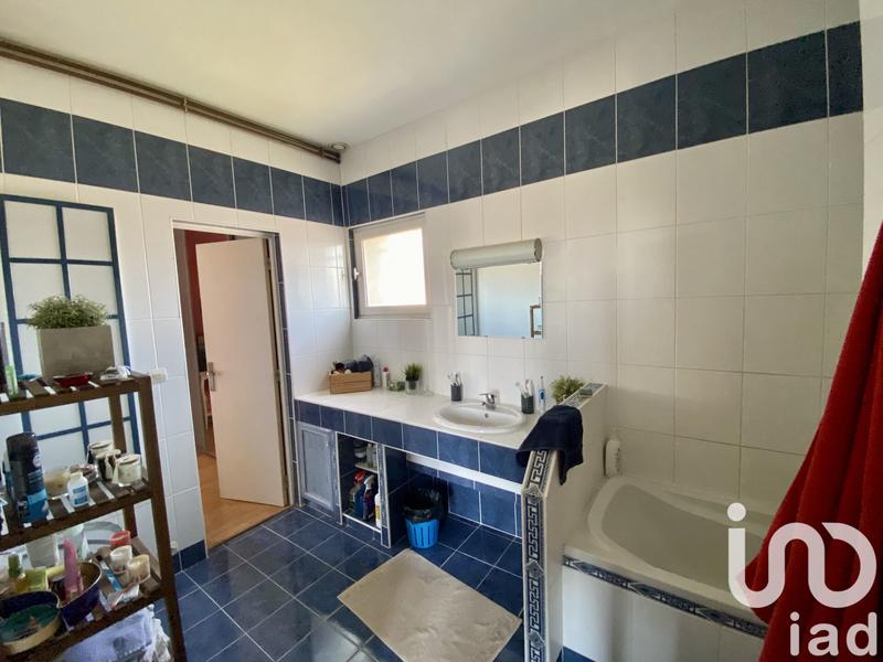 Maison - 184 m² - 9 pièces