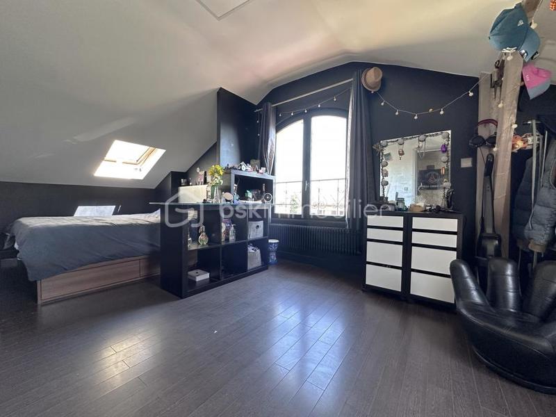 Maison - 227 m² - 7 pièces