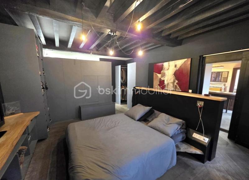 Maison traditionnelle - 189 m² - 8 pièces